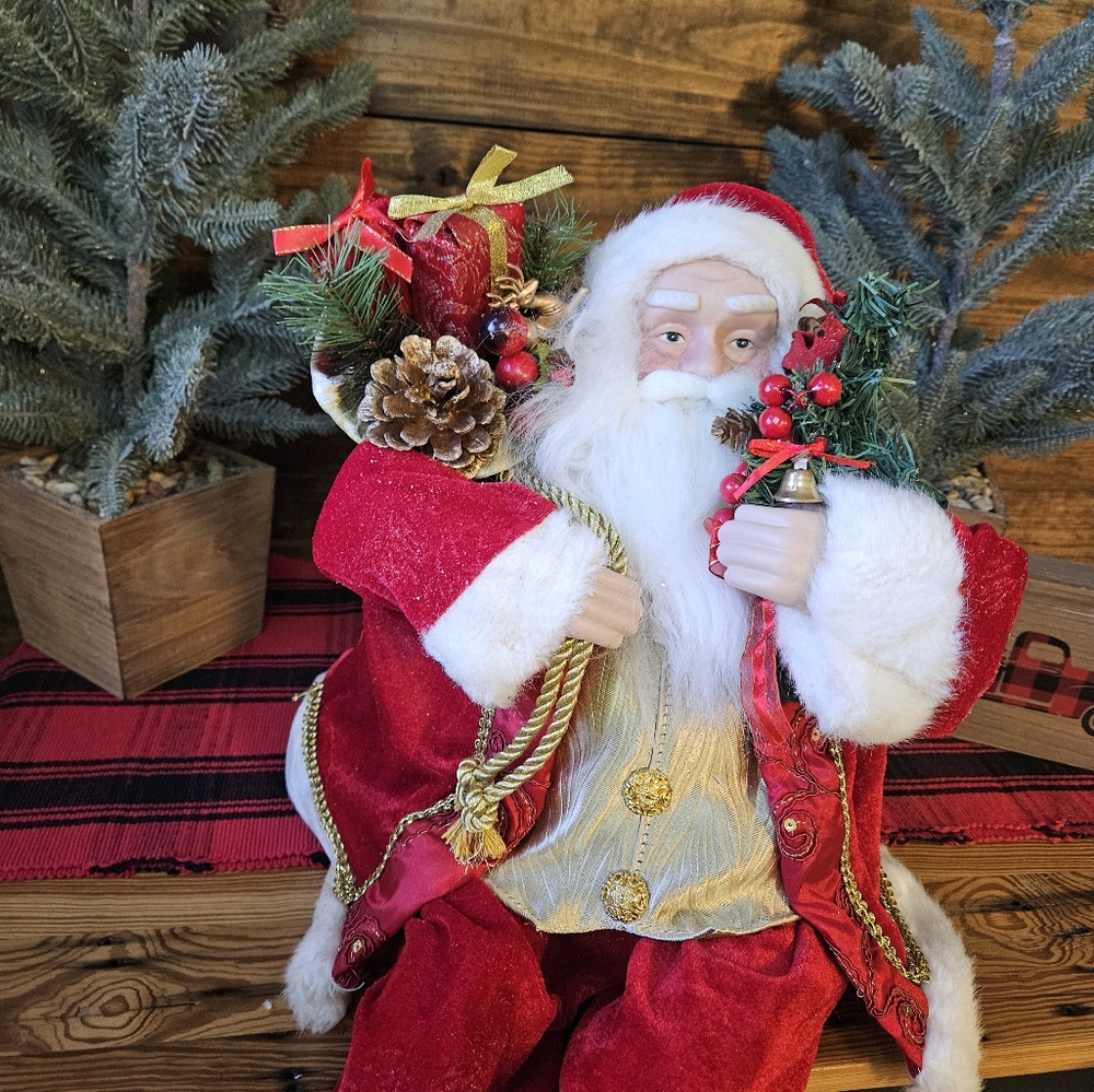 Sitting Santa